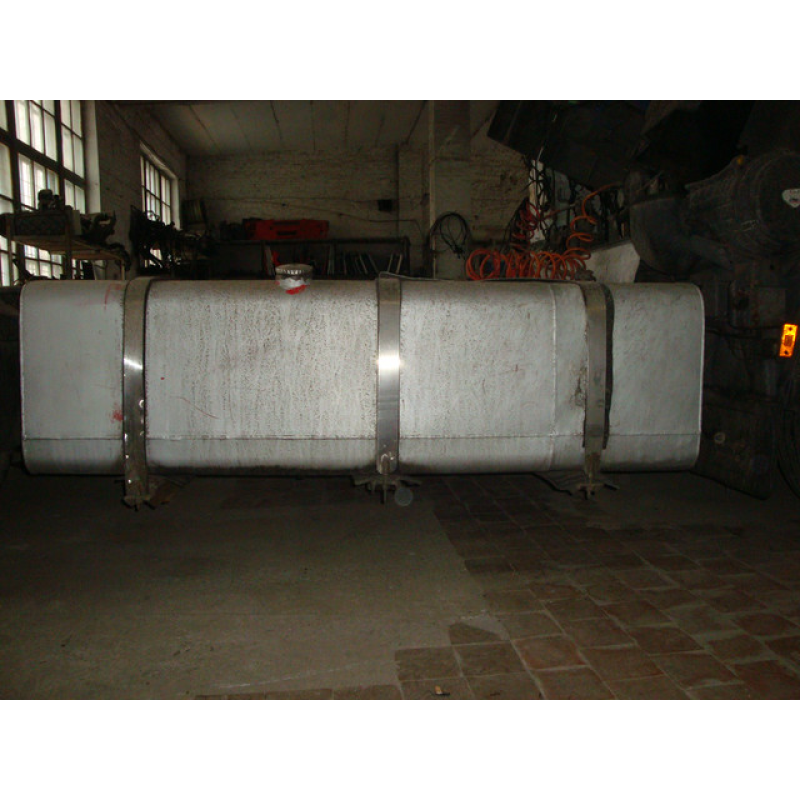 Топливный бак на DAF XF 95 Топливный бак на DAF XF 95