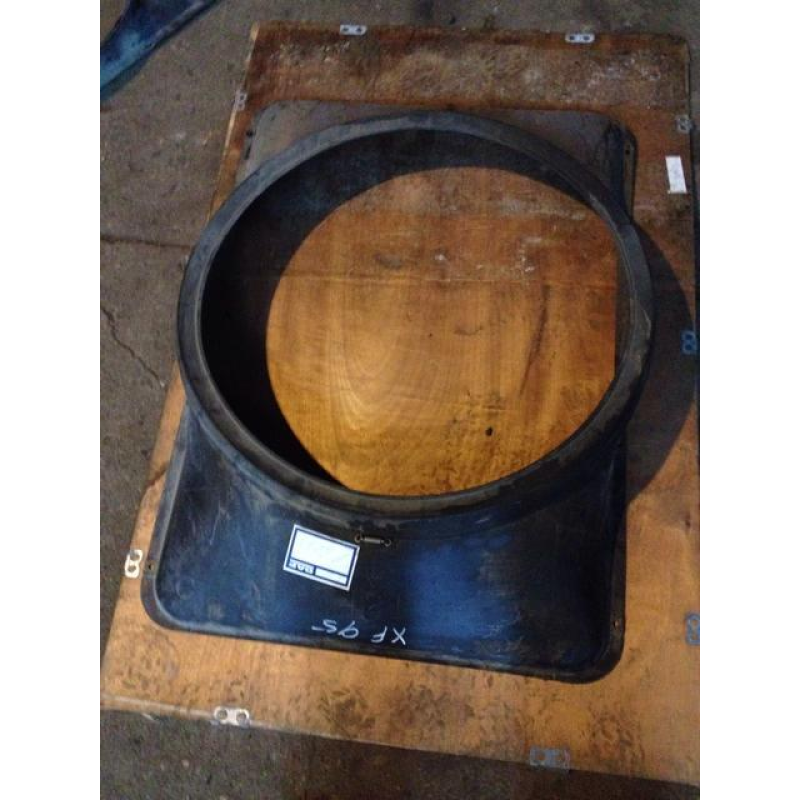 Диффузор радиатора ДАФ Е 2,3,5 1813199 Диффузор радиатора ДАФ Е 2,3,5 1813199