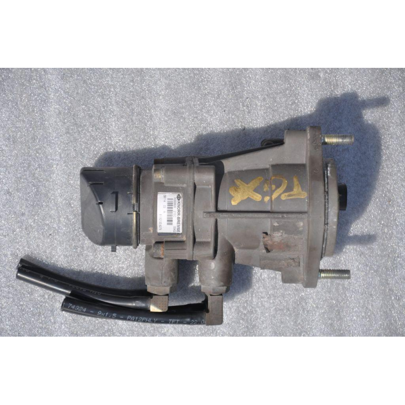 Главный тормозной кран Ман ТГА ТГХ, MAN TGA TGX E5 Е6 81.52130-6298 Главный тормозной кран Ман ТГА ТГХ, MAN TGA TGX E5 Е6 81.52130-6298