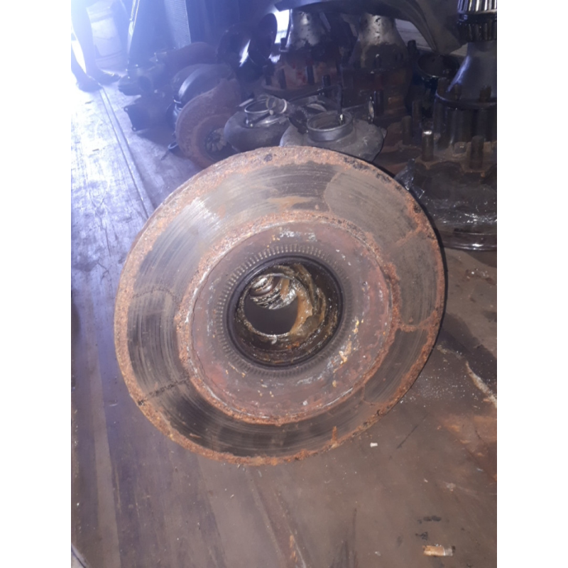 Ступица передняя б/у Scania R L, СКАНИЯ Е5 1724788 Ступица передняя б/у Scania R L, СКАНИЯ Е5 1724788