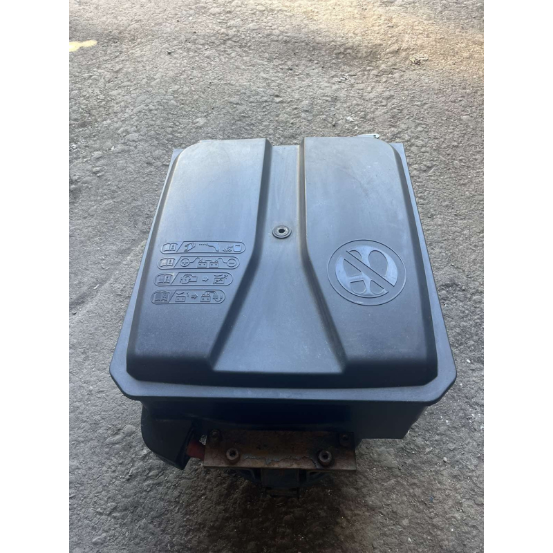 Крышка АКБ ДАФ євро-6 DAF XF 106 1850041 Крышка АКБ ДАФ євро-6 DAF XF 106 1850041