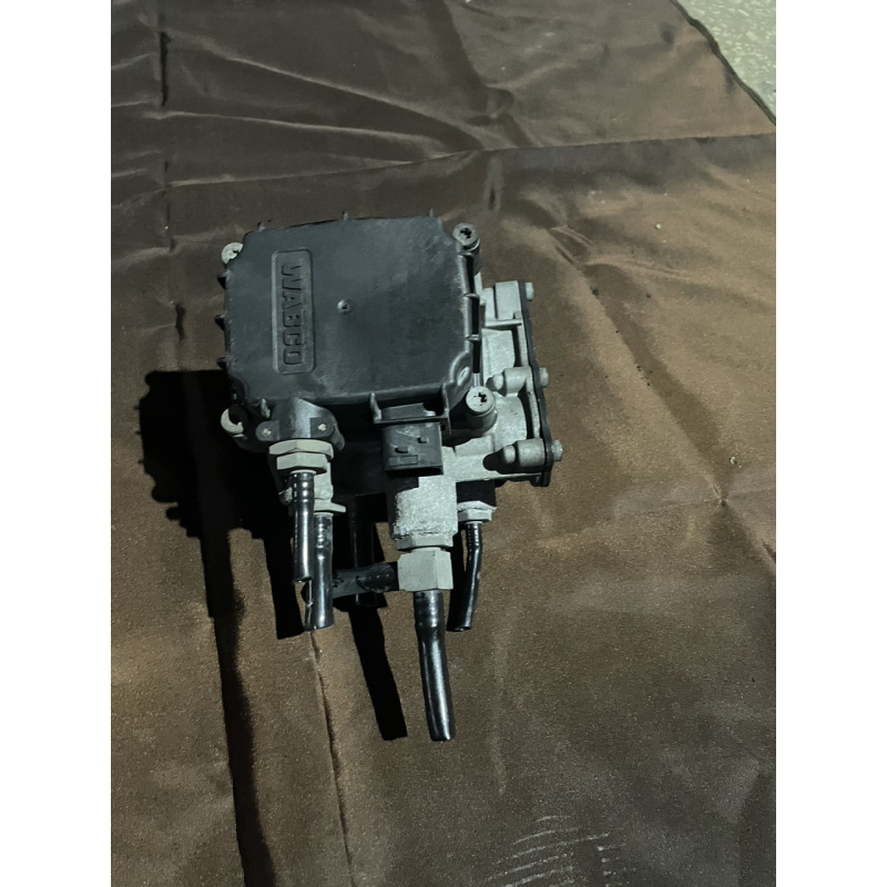 ДАф Е 6 -106 DAF XF 106 E6 кран управління тормозами причепа 4802040310 ДАф Е 6 -106 DAF XF 106 E6 кран управління тормозами причепа 4802040310