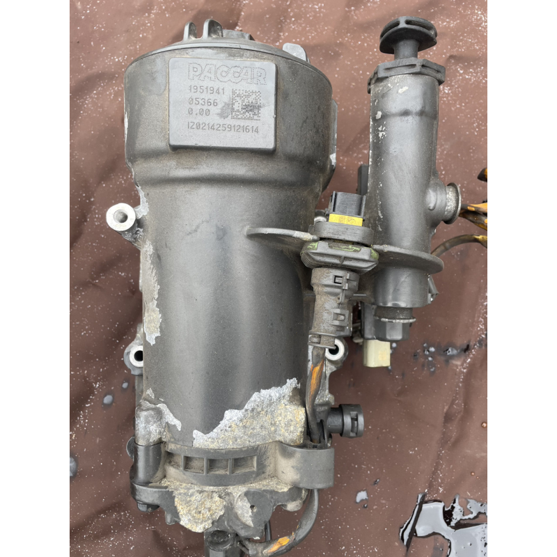 DAF E6 XF106,ДАФ ХФ106 Е6 корпус паливного фільтра 1951941 б\в