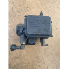 Mercedes Benz ACTROS MP4, МЕРСЕДЕС АКТРОС МП4, кран тормозной б/у А0014311013 001