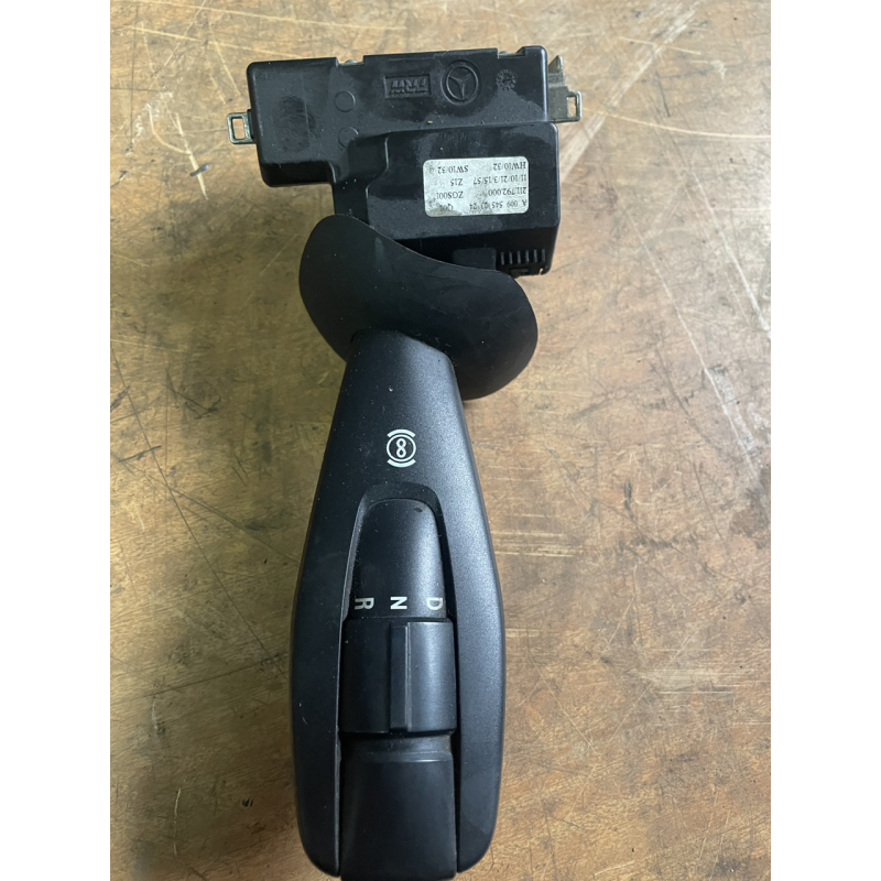 Mercedes Benz Actros MP4 E5,МЕРСЕДЕС АКТРОС МП4 Е5 переключатель передач под рулевой б/у А0095452324 Mercedes Benz Actros MP4 E5,МЕРСЕДЕС АКТРОС МП4 Е5 переключатель передач под рулевой б/у А0095452324