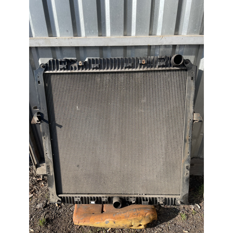 Mercedes Actros MP4 E5,МЕРСЕДЕС АКТРОС МП4 Е5 радиатор охлаждения б/у А9605000303 Mercedes Actros MP4 E5,МЕРСЕДЕС АКТРОС МП4 Е5 радиатор охлаждения б/у А9605000303