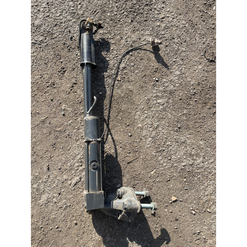 Mercedes Actros MP4 E5,Мерседес Актрос МП4 Е5, цилиндр подъема кабины электрический б/у 0035530105/012 Mercedes Actros MP4 E5,Мерседес Актрос МП4 Е5, цилиндр подъема кабины электрический б/у 0035530105/012