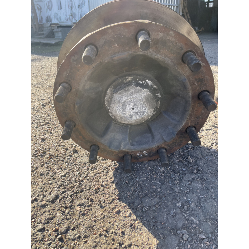 Renault Magnum E5 DXI,РЕНО МАГНУМ ДХИ  E5 ступица передняя б/у 1026798,21116569  (68 мм)