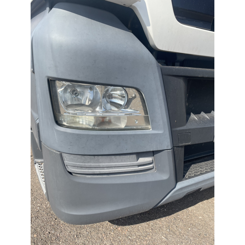 Man TGX E6 фара правая основная 81251016498 Man TGX E6 фара правая основная 81251016498