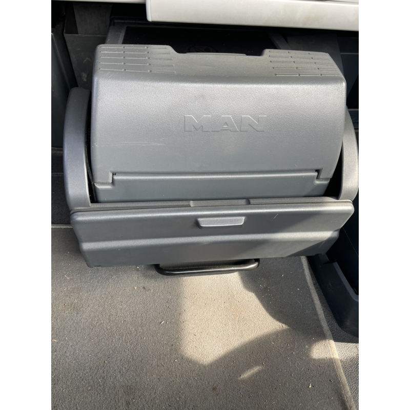 Холодильник салона МАН ТГА ТГХ, Man TGX TGA б/у 81639106017