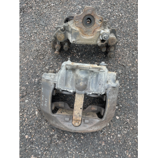 Суппорт заднего моста б/у Renault Magnum E5 DXI,РЕНО МАГНУМ Е5 ДХИ  68324857,68324856