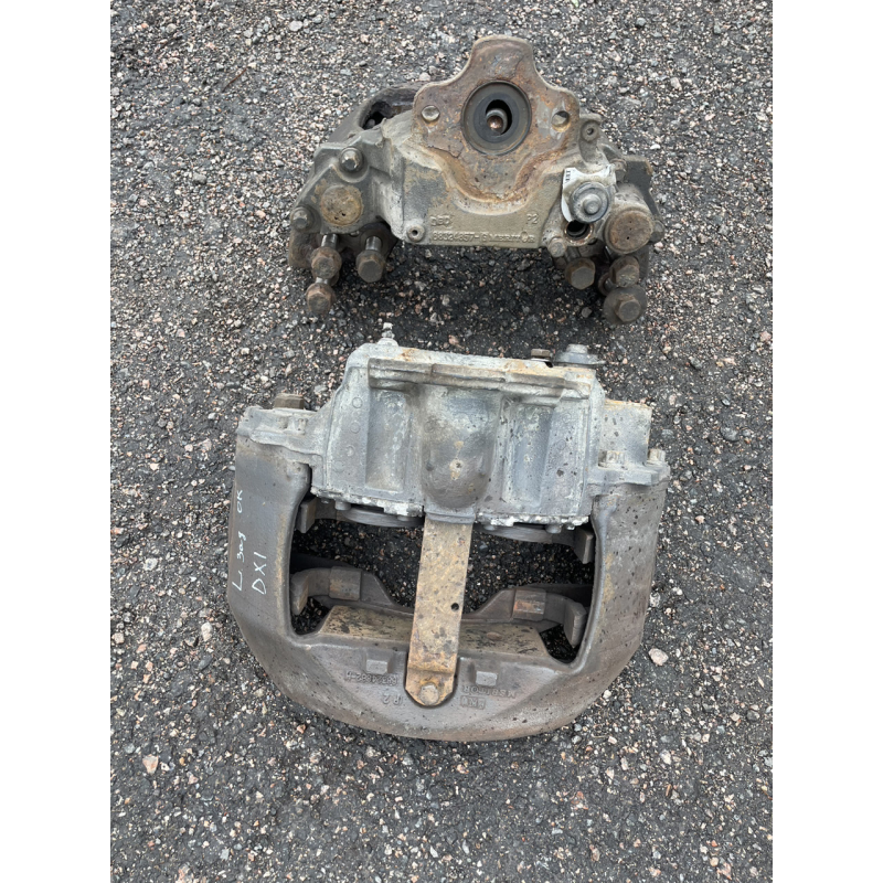 Суппорт заднего моста б/у Renault Magnum E5 DXI,РЕНО МАГНУМ Е5 ДХИ 68324857,68324856 Суппорт заднего моста б/у Renault Magnum E5 DXI,РЕНО МАГНУМ Е5 ДХИ 68324857,68324856