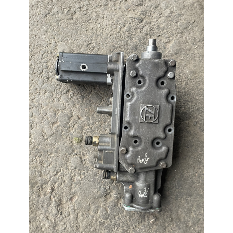 DAF CF85 XF95 XF105 ДАФ ХФ95 ХФ105 СФ85 пинал,кулиса для коробки передач ZF 16S б/у 1341307010,1025463 DAF CF85 XF95 XF105 ДАФ ХФ95 ХФ105 СФ85 пинал,кулиса для коробки передач ZF 16S б/у 1341307010,1025463