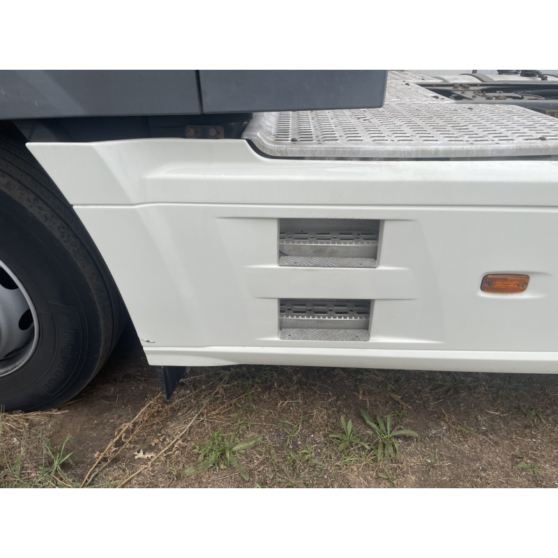 ДАФ ХФ 106 Е6,DAF XF 106 E6,межосевые спойлера б/у ДАФ ХФ 106 Е6,DAF XF 106 E6,межосевые спойлера б/у