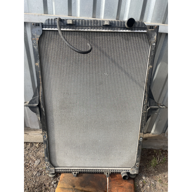 Радиатор Renault Magnum E5 DXI 7420833584 Радиатор Renault Magnum E5 DXI 7420833584